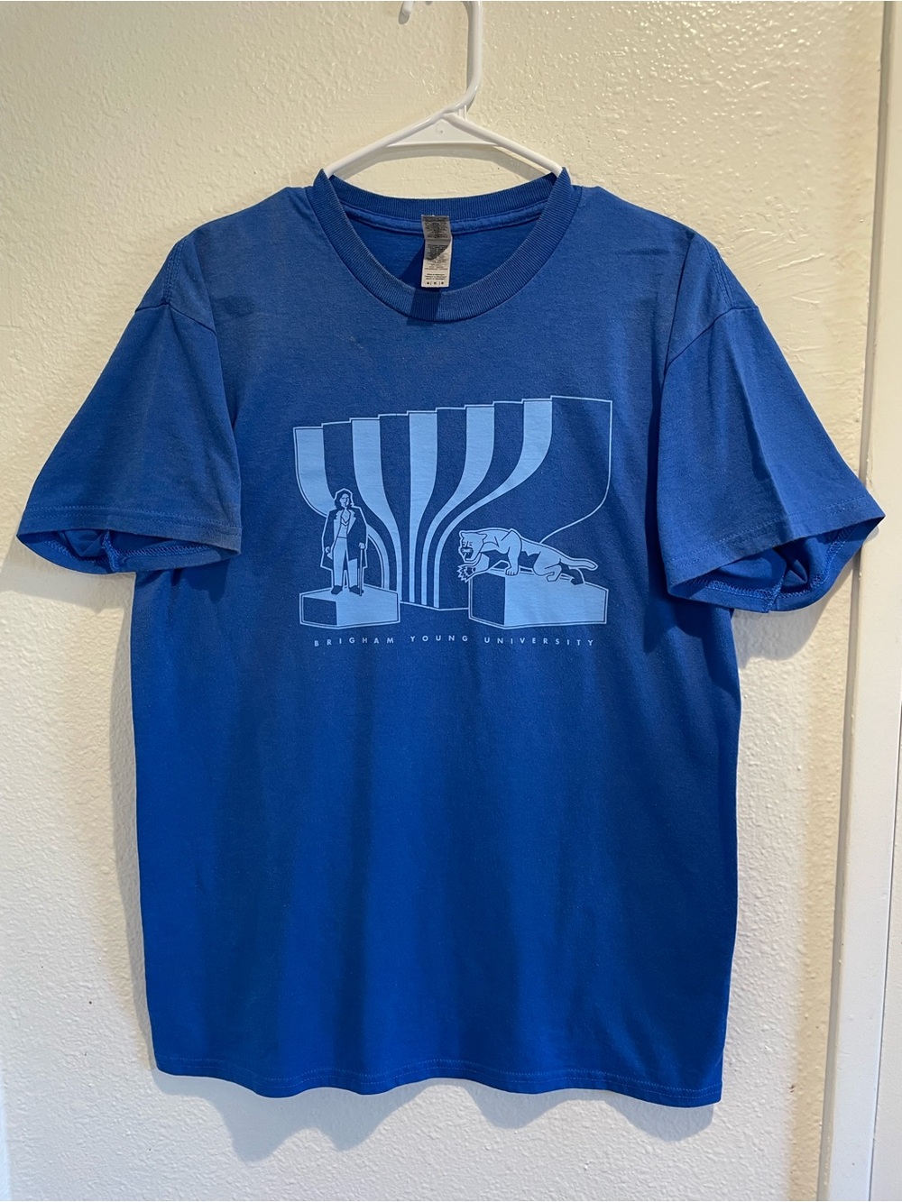 Brigham Young University Blue Graphic Tee Mens Medium M Gildan DryBlend BYU